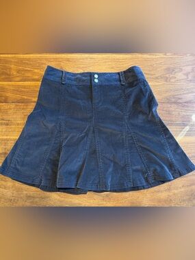 Athleta Grey Babywale Cord Flare Mini Skirt in EUC, Size 4 Petite, Adorable!